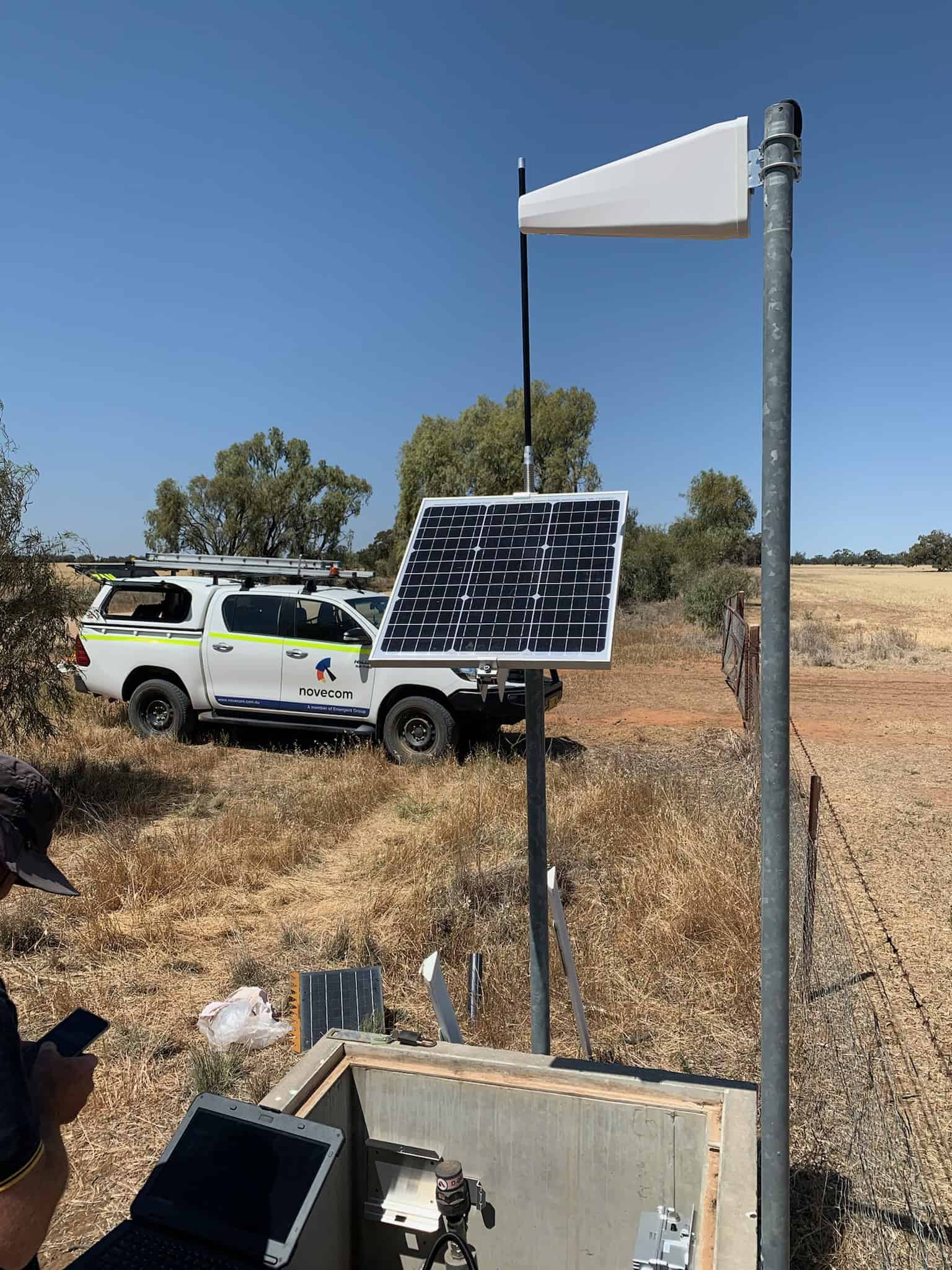 Solar powered Novecom monitoring site with directional antenna in a remote paddock
